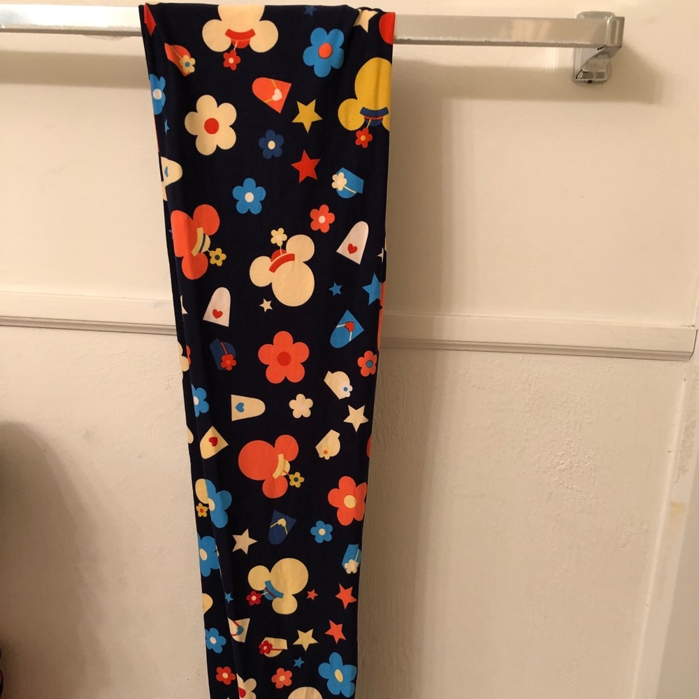 Lularoe TC Disney Minnie leggings